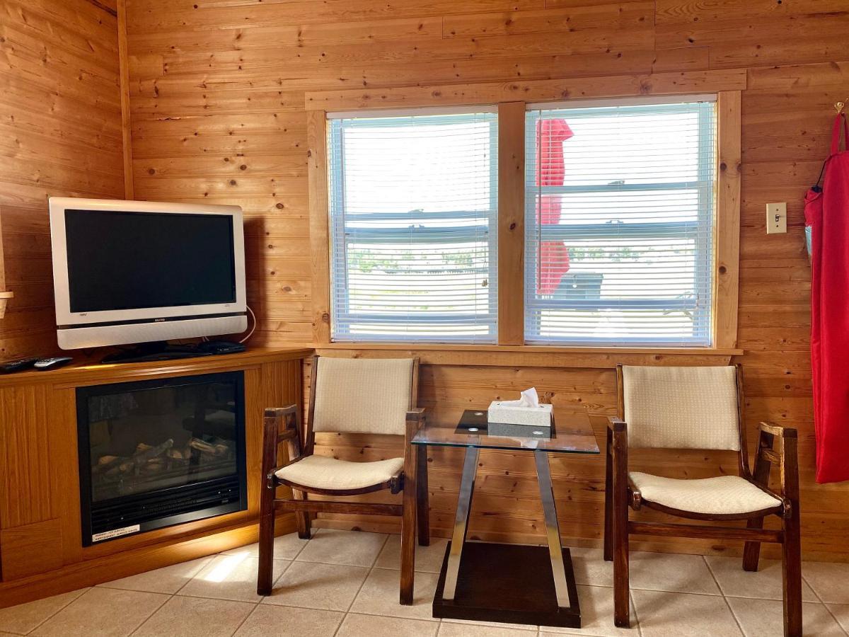 The Waterfront Motel Grand Barachois Extérieur photo