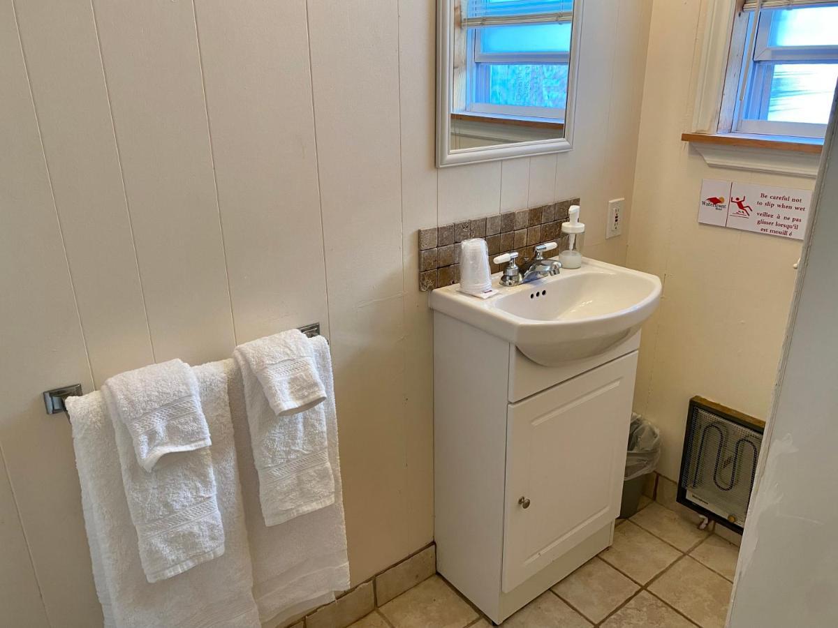 The Waterfront Motel Grand Barachois Extérieur photo