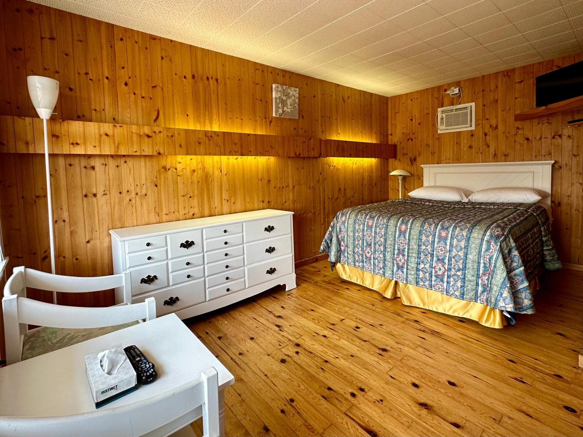 The Waterfront Motel Grand Barachois Extérieur photo
