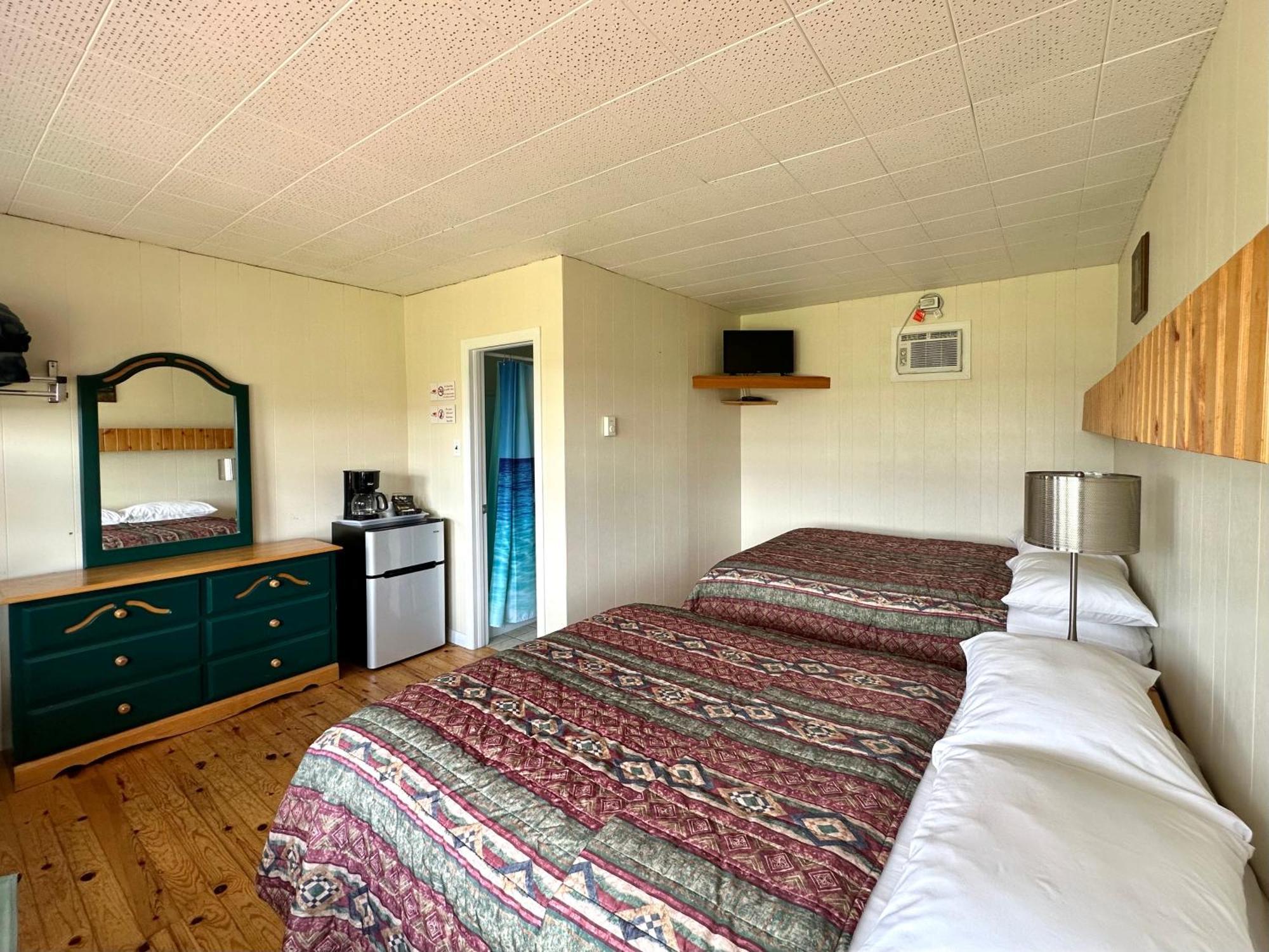 The Waterfront Motel Grand Barachois Extérieur photo